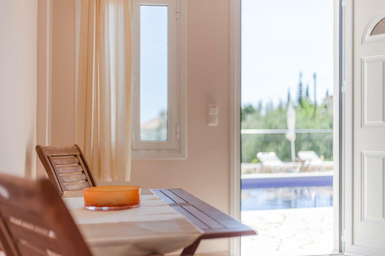 Hotel Aphrodite Stoúpa エクステリア 写真